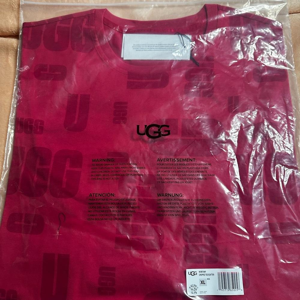 Up for sale is this beautiful UGG crop top. Size XL. BRAND New!!!